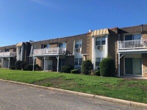 101 Sylvan Ave in Miller Place, NY - Building Photo - Building Photo