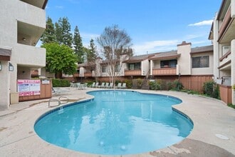 15155 Sherman Way in Los Angeles, CA - Building Photo - Building Photo