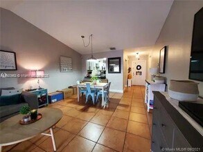 14927 SW 89th St in Miami, FL - Building Photo - Building Photo