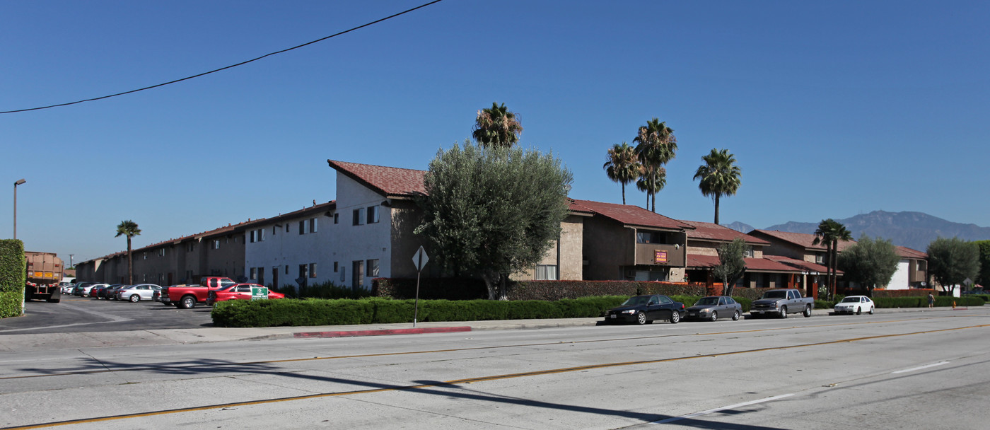 Villa Cordova Apartments in El Monte, CA - Building Photo