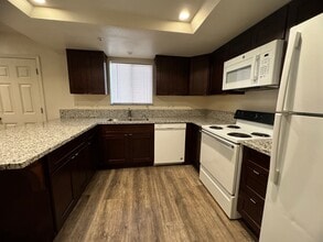 2nd Ave Square in Chico, CA - Building Photo - Building Photo