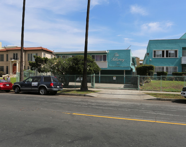 324 S Kenmore Ave in Los Angeles, CA - Building Photo - Building Photo