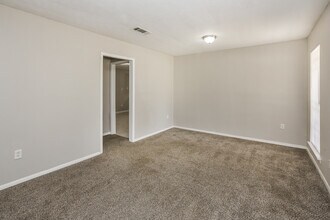 125 James Garfield Cir in Jackson, MS - Foto de edificio - Building Photo