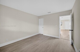 615 NE 26th St in Wilton Manors, FL - Building Photo - Building Photo