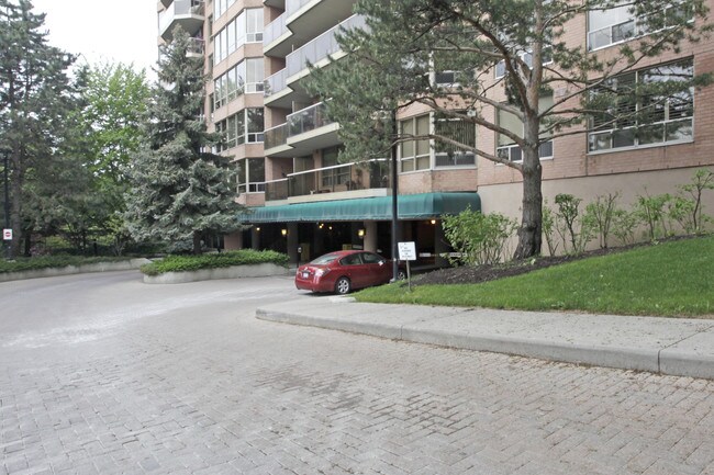 Palace Gate Condos in Toronto, ON - Building Photo - Building Photo