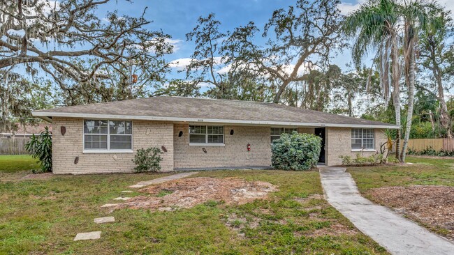 5310 Oakwood Ct in Tampa, FL - Building Photo - Building Photo