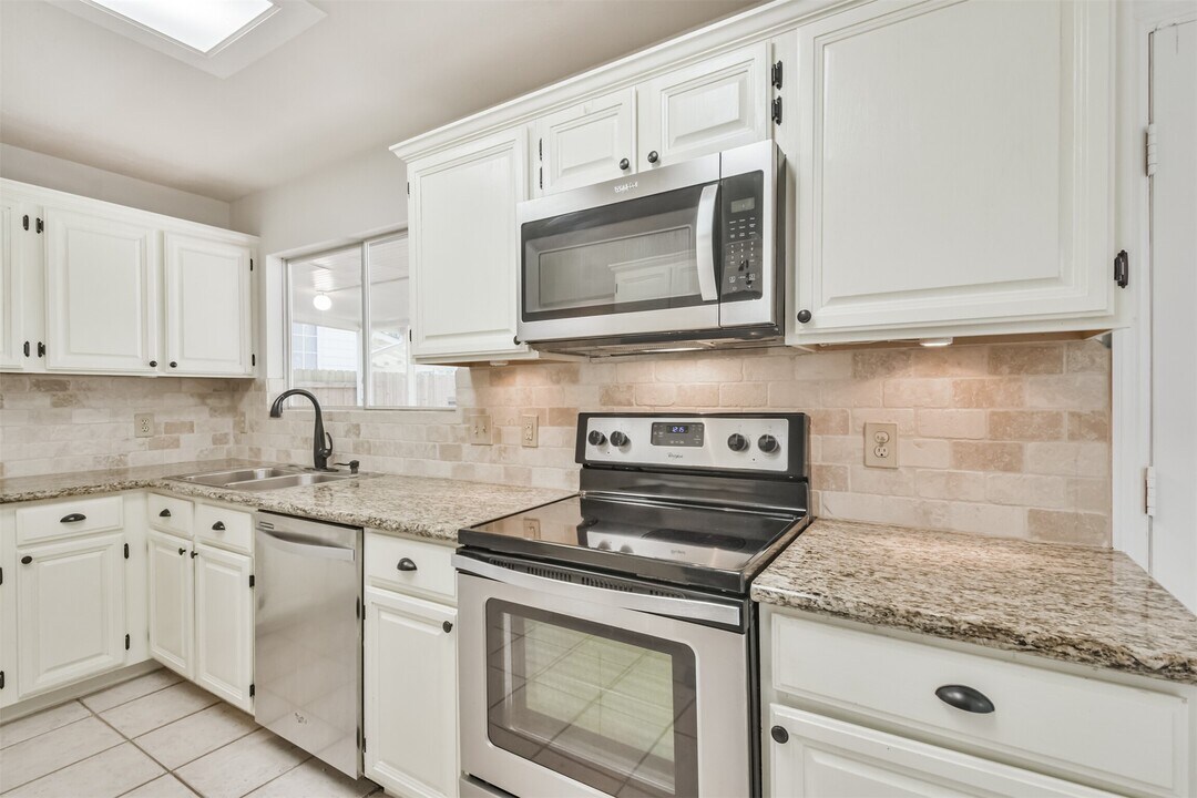 3414 Kings Mountain Dr in Houston, TX - Building Photo