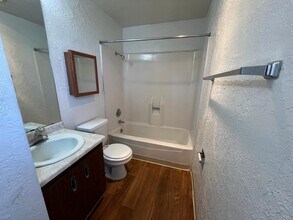 704 Truman St NE-Unit -18 in Albuquerque, NM - Building Photo - Building Photo