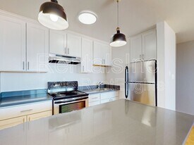 651 Kansas St in San Francisco, CA - Building Photo