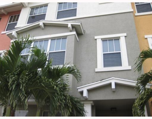 410 Amador Ln in West Palm Beach, FL - Foto de edificio - Building Photo