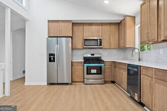 4050 Daron Ct in Ellenwood, GA - Building Photo - Building Photo