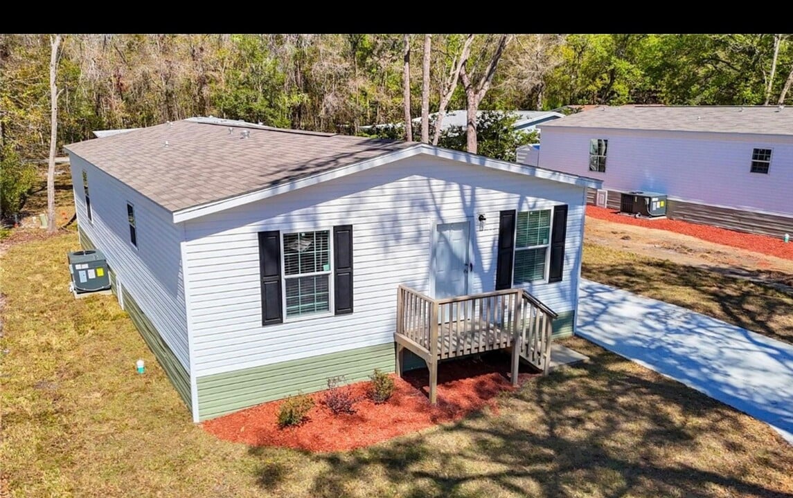 16037 Brookridge Blvd in Brooksville, FL - Building Photo