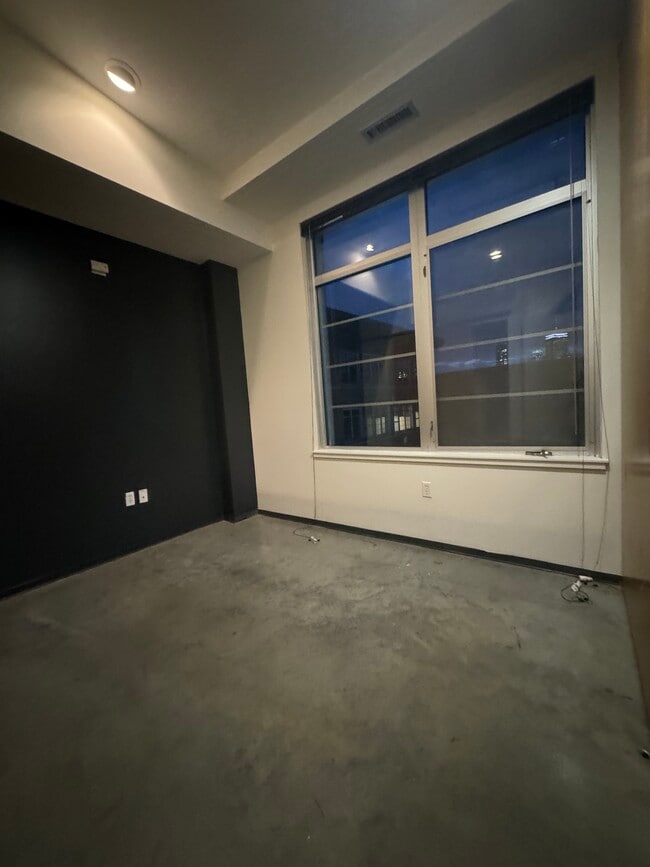 160 E Berkeley St, Unit 308 in Boston, MA - Building Photo - Building Photo