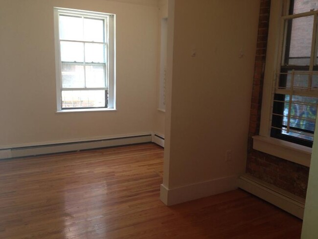 12 Aberdeen St, Unit 2A in Boston, MA - Building Photo - Building Photo