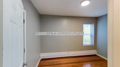 4 Weld Ave-Unit -1 in Boston, MA - Building Photo - Building Photo