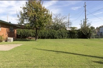 3804 NW Ferris Ave in Lawton, OK - Building Photo - Building Photo