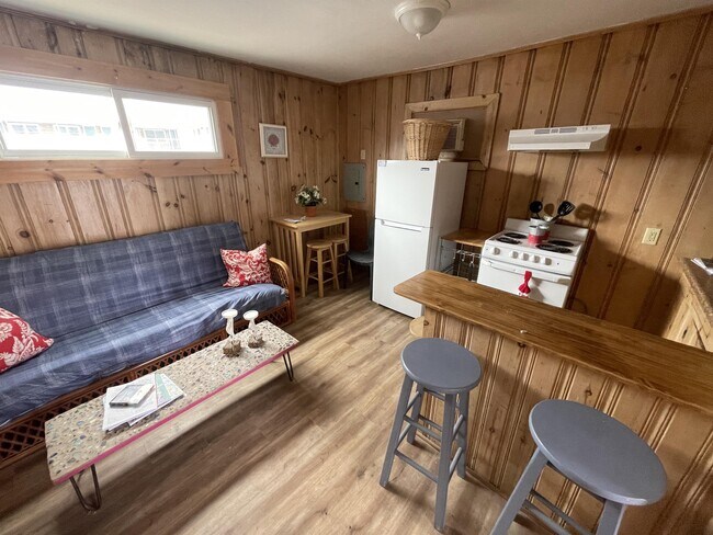 69 E Grand Ave photo'