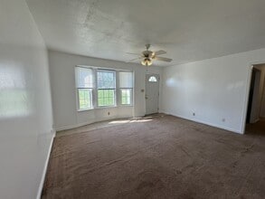 518 Bruce Jenner Dr in Clarksville, TN - Foto de edificio - Building Photo