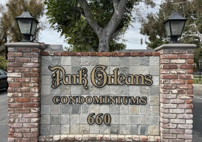 property at 660 S Glassell St