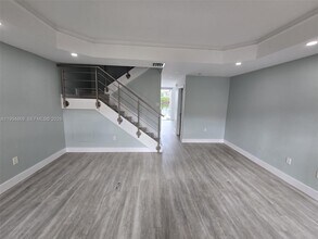 10595 SW 6th St in Pembroke Pines, FL - Building Photo - Building Photo