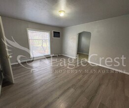 401 E Sumach St in Walla Walla, WA - Building Photo - Building Photo