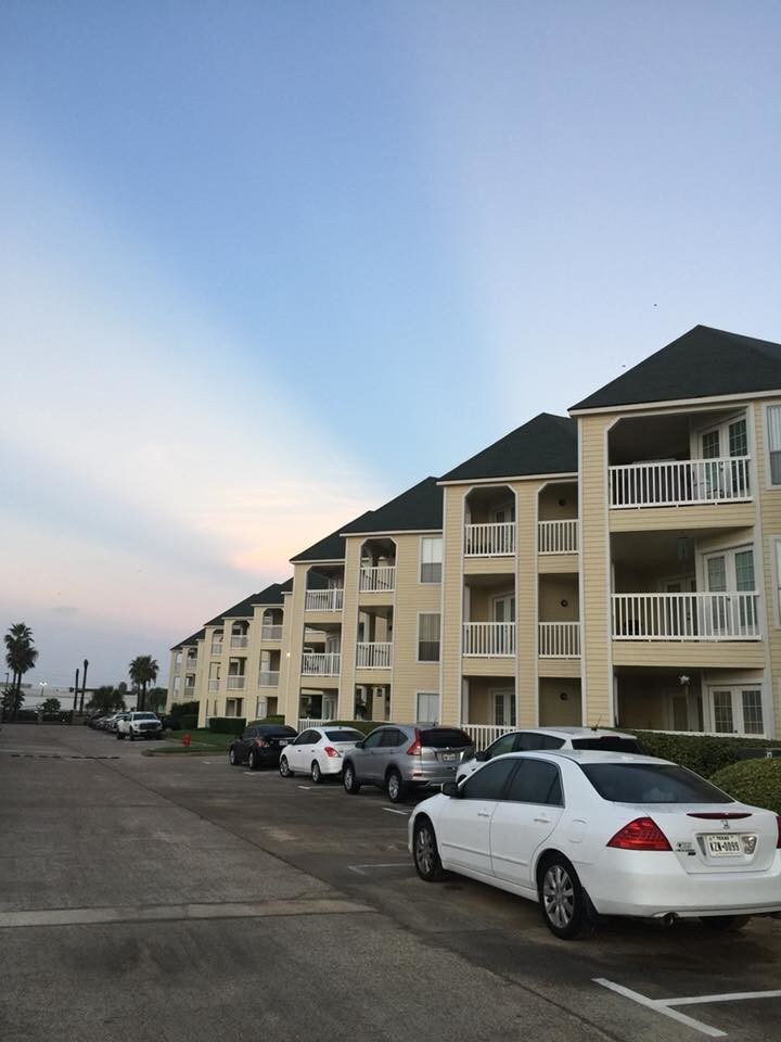 Broadwater Apartments in Galveston, TX
