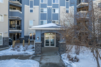 120 Country Village Cir NW in Calgary, AB - Building Photo - Building Photo