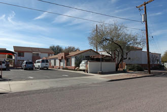 3101-3131 E Adams St in Tucson, AZ - Building Photo - Building Photo