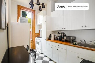 Private bedroom in 4 bed/1 bath Home in New York, NY - Building Photo - Building Photo