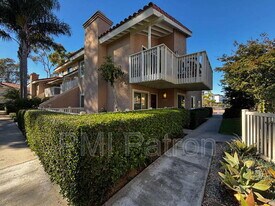 7422 Seastar Dr in Huntington Beach, CA - Building Photo