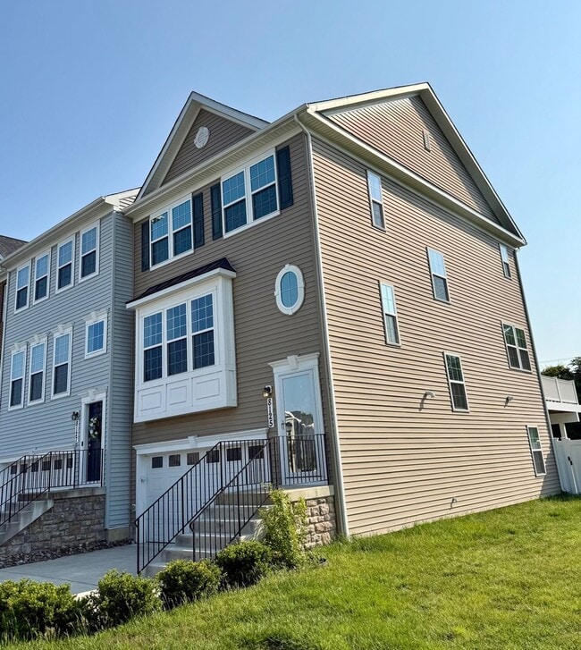 property at 8125 Villaggio Dr