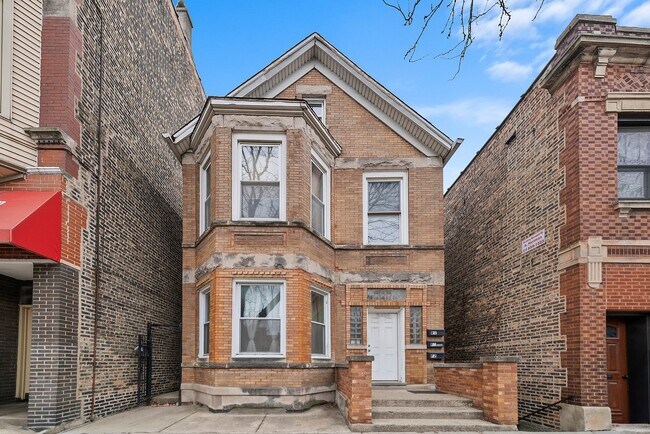 property at 2420 S Oakley Ave