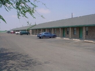 La Mansion Apartments in Edinburg, TX - Building Photo - Building Photo