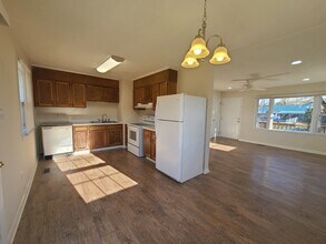 103 Gary Ct in Jacksonville, NC - Building Photo - Building Photo