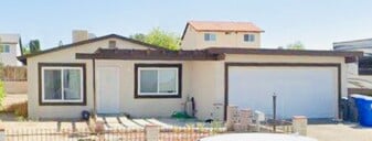 1004 Zion Dr in Barstow, CA - Building Photo