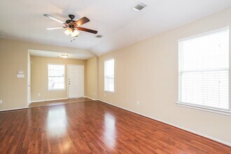 7239 Winter Song Dr in Magnolia, TX - Building Photo - Building Photo