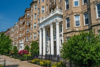 111 Park Drive in Boston, MA - Building Photo - Building Photo