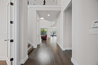 2308 Berkleys Brook Dr in Bee Cave, TX - Foto de edificio - Building Photo