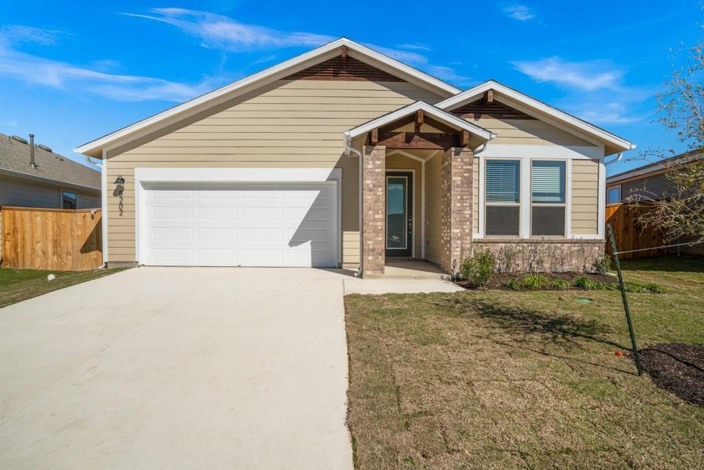 8202 Dampton Ln in Austin, TX - Building Photo