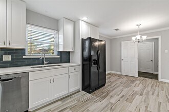 11403 Braewick Dr in Houston, TX - Foto de edificio - Building Photo