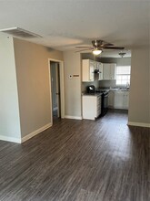 10533 Barnham St in Houston, TX - Building Photo - Building Photo