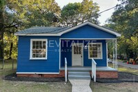 2409 Juanita St in Mobile, AL - Foto de edificio - Building Photo