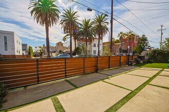 5355 Lexington Ave in Los Angeles, CA - Building Photo - Building Photo