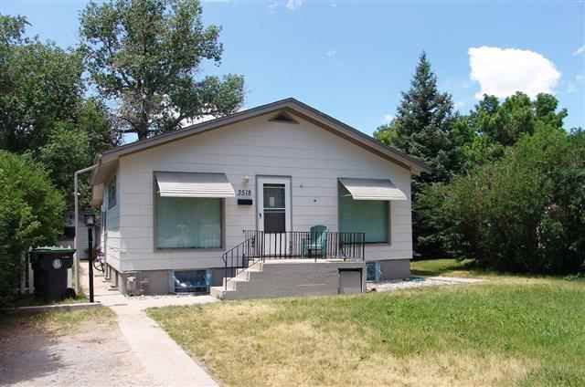 3518 Cribbon Ave., Unit Upstairs in Cheyenne, WY - Foto de edificio