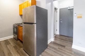 6916 S Clyde Ave in Chicago, IL - Building Photo - Building Photo
