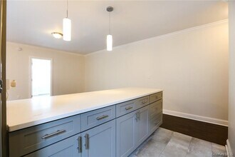 196 Martine Ave in White Plains, NY - Building Photo - Building Photo