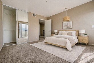 17181 Elm Lane, Unit E in Huntington Beach, CA - Building Photo - Building Photo