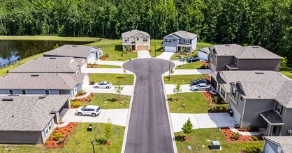 Loggia Pointe in Jacksonville, FL - Foto de edificio - Building Photo
