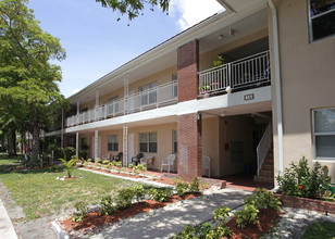 15-21 Alhambra Cir in Coral Gables, FL - Building Photo - Building Photo