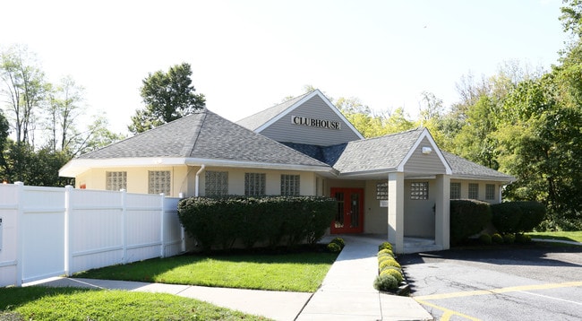 Greenville Place in Wilmington, DE - Foto de edificio - Building Photo